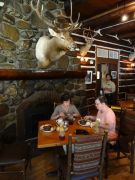 Mittag im "Blue Bell Lodge Restaurant" (Büffelsteak) im Custer State Park